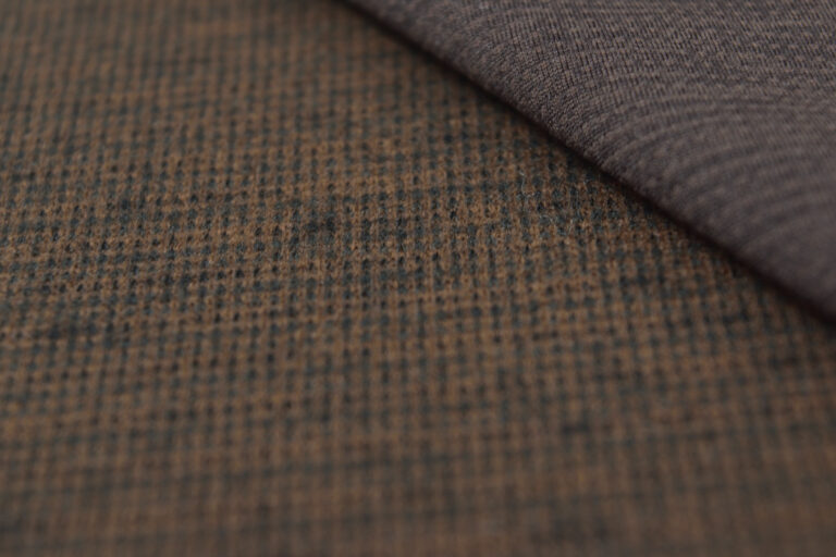 XWT35977 105 g/m² ultra lightweight two-tone cationic polyester jacquard